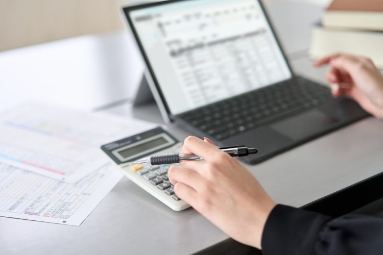 wokring desk focus